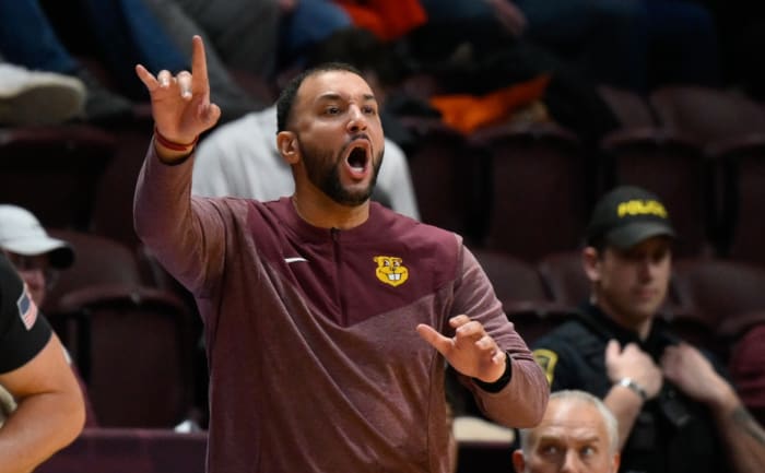 Minnesota Golden Gophers head coach Ben Johnson during game against the Virginia Tech Hokies at Cassell Coliseum.